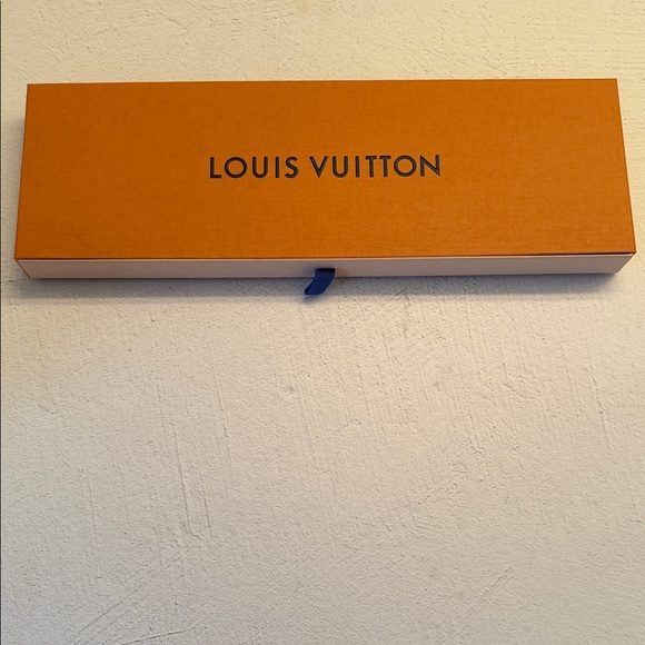 Louis Vuitton Monogram Tie - Picture 13 of 15